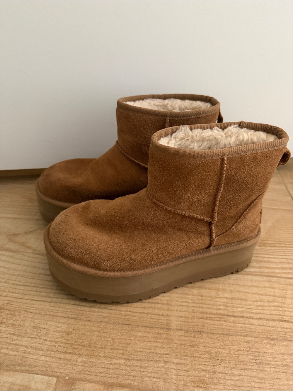 Women's Suede UGG Platform Shearling Ankle Boots in Chestnut